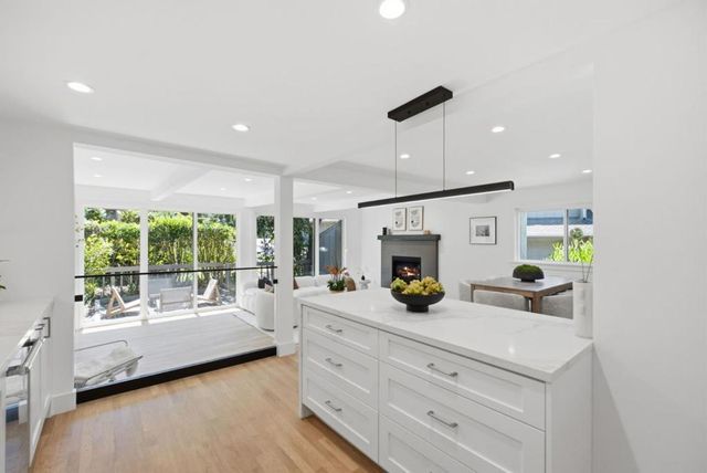 596 Sand Hill Circle, Menlo Park, CA 94025