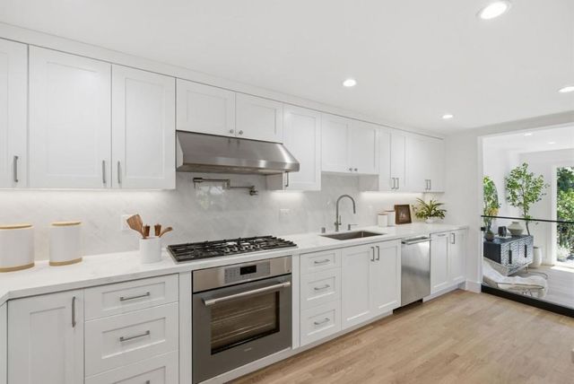 596 Sand Hill Circle, Menlo Park, CA 94025
