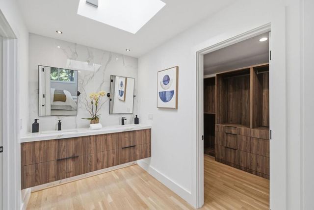 596 Sand Hill Circle, Menlo Park, CA 94025