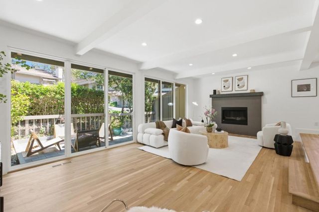 596 Sand Hill Circle, Menlo Park, CA 94025