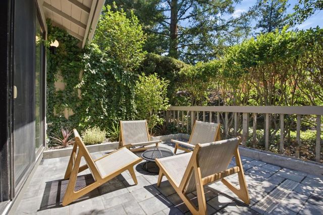 596 Sand Hill Circle, Menlo Park, CA 94025