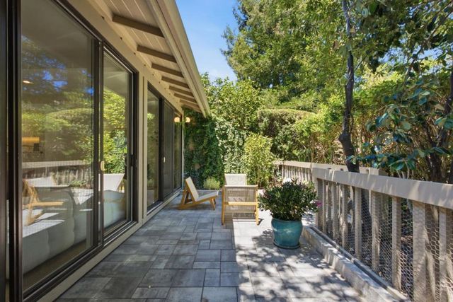596 Sand Hill Circle, Menlo Park, CA 94025