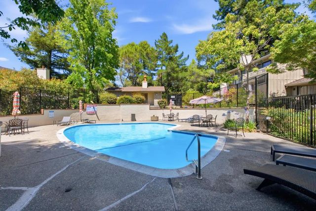 596 Sand Hill Circle, Menlo Park, CA 94025