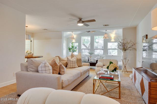 3510 E GLENROSA Avenue, Phoenix, AZ 85018