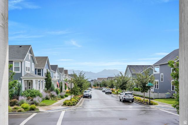 11682 S SILVER POND DR, South Jordan, UT 84009
