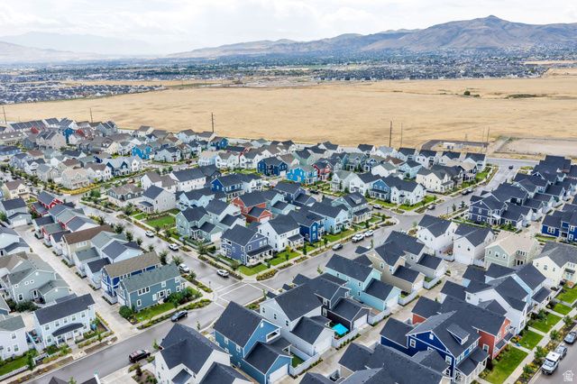 11682 S SILVER POND DR, South Jordan, UT 84009