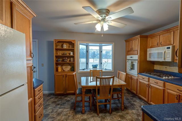 33 Maple Avenue, Kings Park, NY 11754