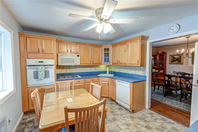 33 Maple Avenue, Kings Park, NY 11754