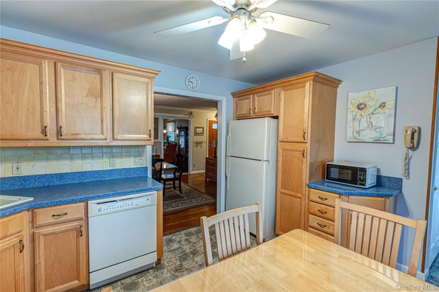 33 Maple Avenue, Kings Park, NY 11754