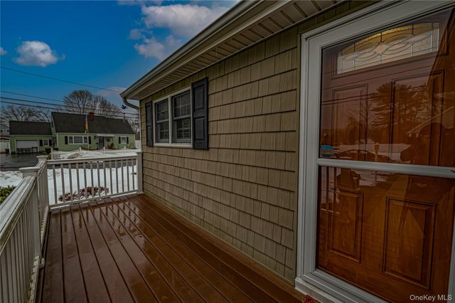 33 Maple Avenue, Kings Park, NY 11754