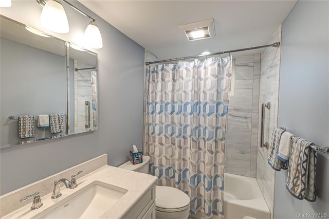 33 Maple Avenue, Kings Park, NY 11754