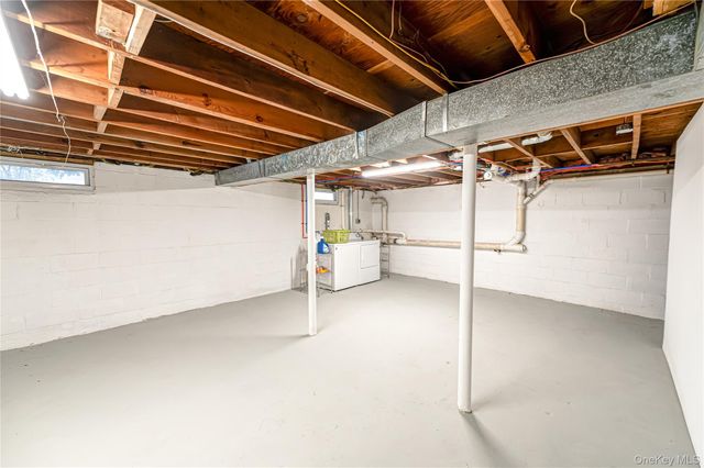 33 Maple Avenue, Kings Park, NY 11754