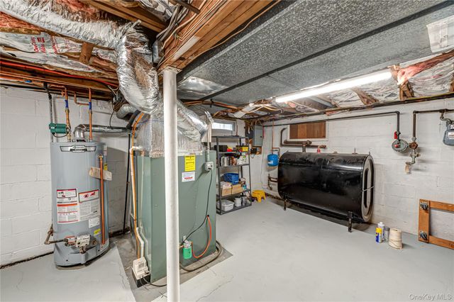 33 Maple Avenue, Kings Park, NY 11754