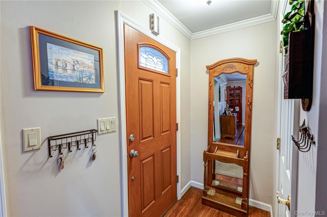 33 Maple Avenue, Kings Park, NY 11754