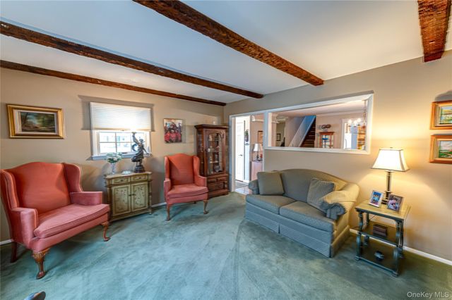 33 Maple Avenue, Kings Park, NY 11754