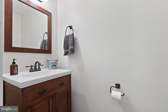 45 PINCKNEY DR, Coatesville, PA 19320