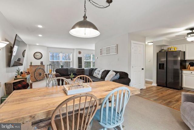 45 PINCKNEY DR, Coatesville, PA 19320