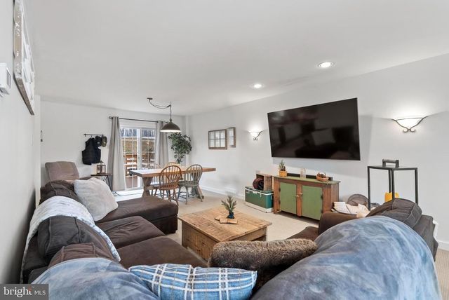 45 PINCKNEY DR, Coatesville, PA 19320