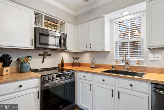 45 PINCKNEY DR, Coatesville, PA 19320