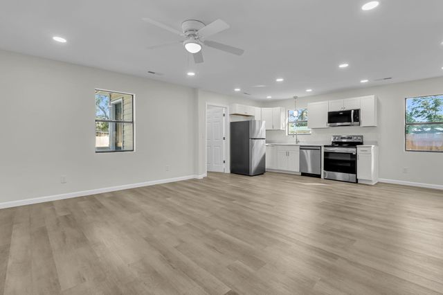 802 Royle Road, Ladson, SC 29456