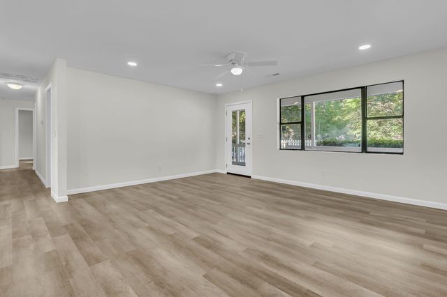 802 Royle Road, Ladson, SC 29456