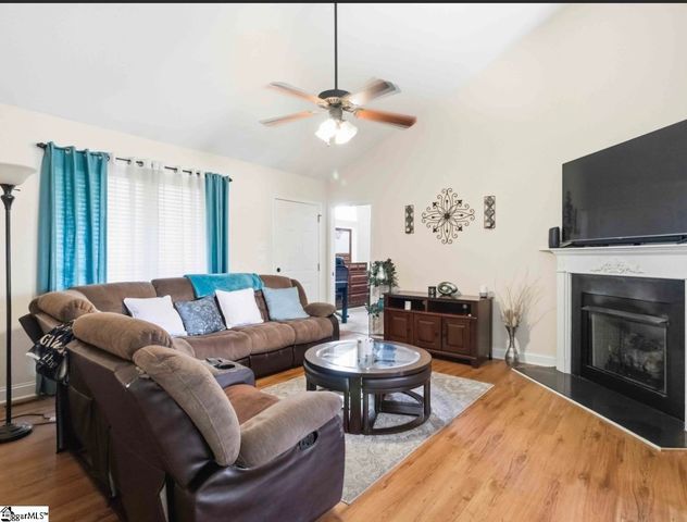 104 Harvest Ridge Drive, Inman, SC 29349