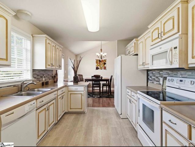 104 Harvest Ridge Drive, Inman, SC 29349