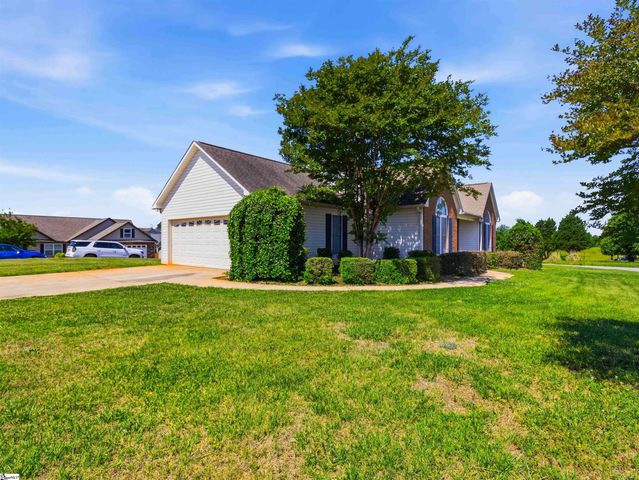 104 Harvest Ridge Drive, Inman, SC 29349