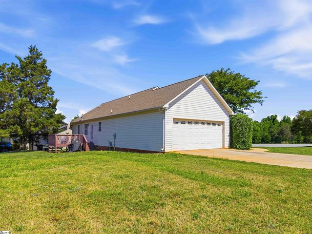 104 Harvest Ridge Drive, Inman, SC 29349