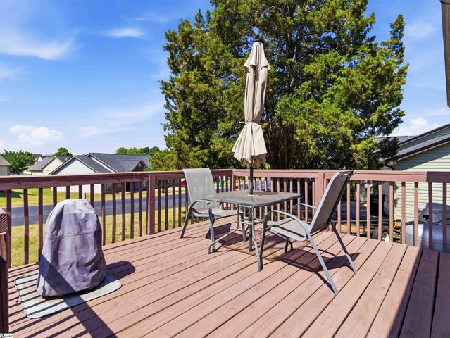 104 Harvest Ridge Drive, Inman, SC 29349