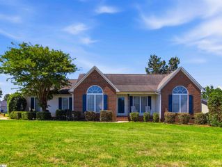104 Harvest Ridge Drive, Inman, SC 29349