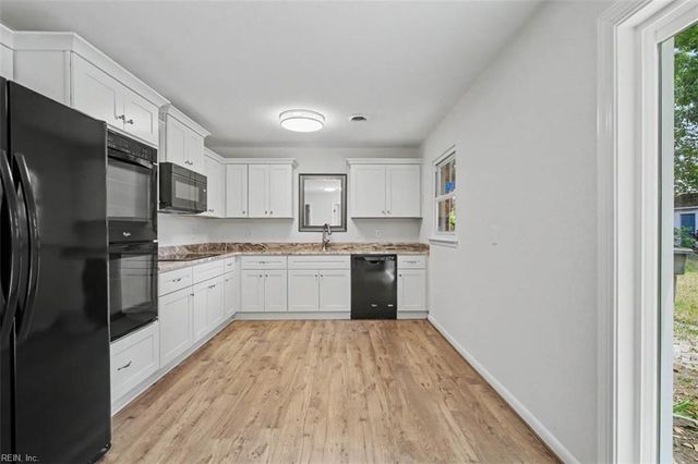 47 Azalea DR, Hampton, VA 23669