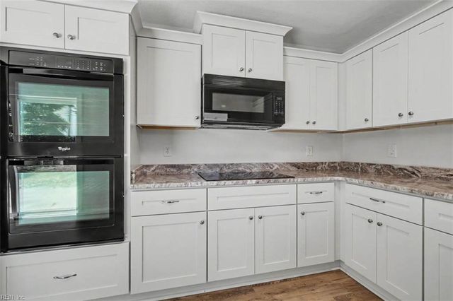 47 Azalea DR, Hampton, VA 23669