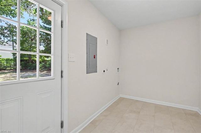 47 Azalea DR, Hampton, VA 23669