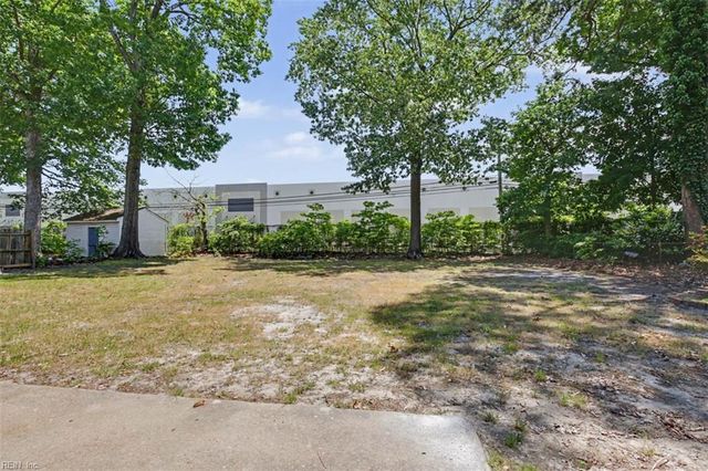 47 Azalea DR, Hampton, VA 23669