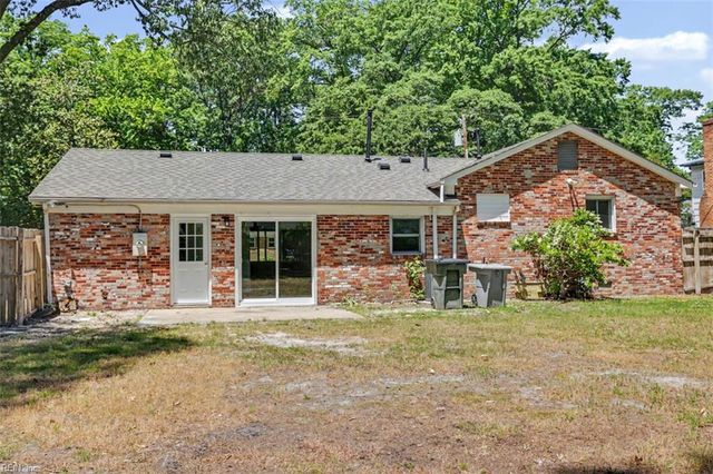 47 Azalea DR, Hampton, VA 23669