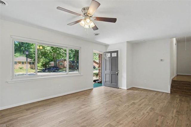 47 Azalea DR, Hampton, VA 23669