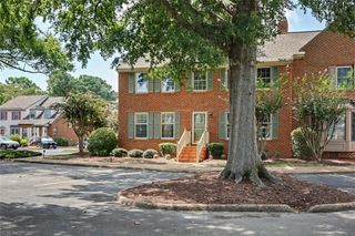 19 Capps Qtrs # 1, Hampton, VA 23669