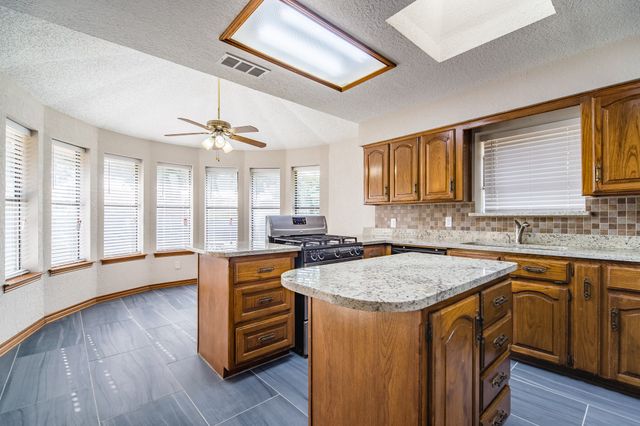 500 Cross Bend Court, Irving, TX 75061