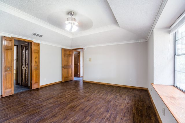 500 Cross Bend Court, Irving, TX 75061