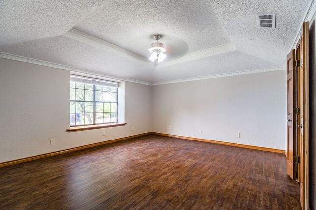 500 Cross Bend Court, Irving, TX 75061