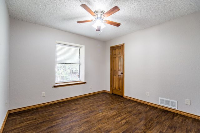500 Cross Bend Court, Irving, TX 75061