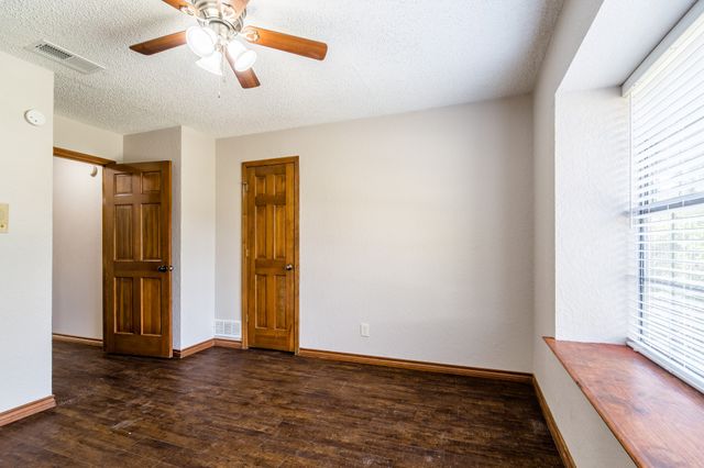 500 Cross Bend Court, Irving, TX 75061