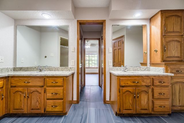 500 Cross Bend Court, Irving, TX 75061
