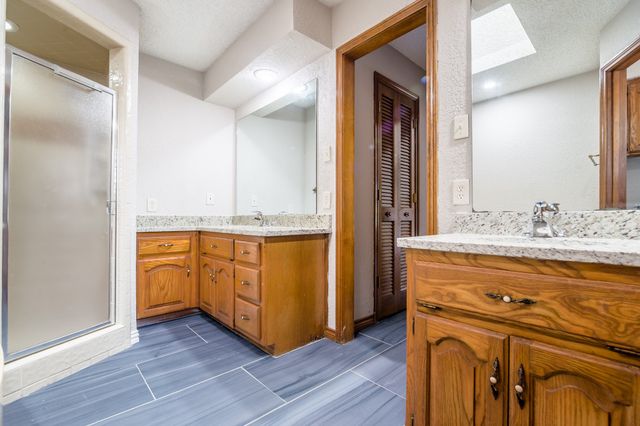 500 Cross Bend Court, Irving, TX 75061