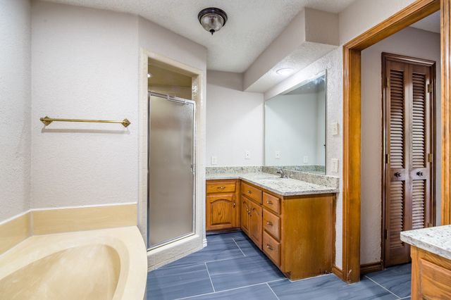 500 Cross Bend Court, Irving, TX 75061