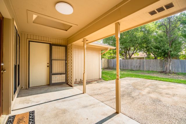 500 Cross Bend Court, Irving, TX 75061