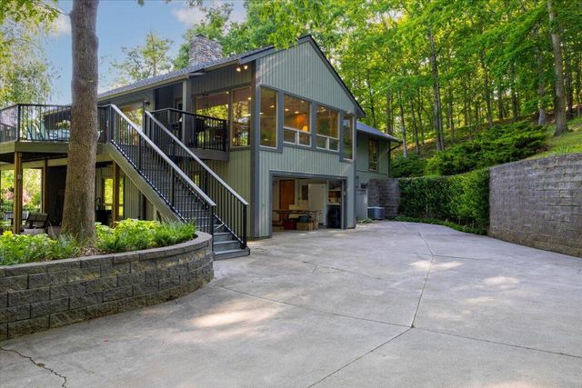 701 Bishop RD, Blacksburg, VA 24060