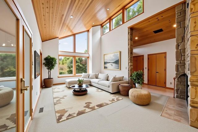 701 Bishop RD, Blacksburg, VA 24060