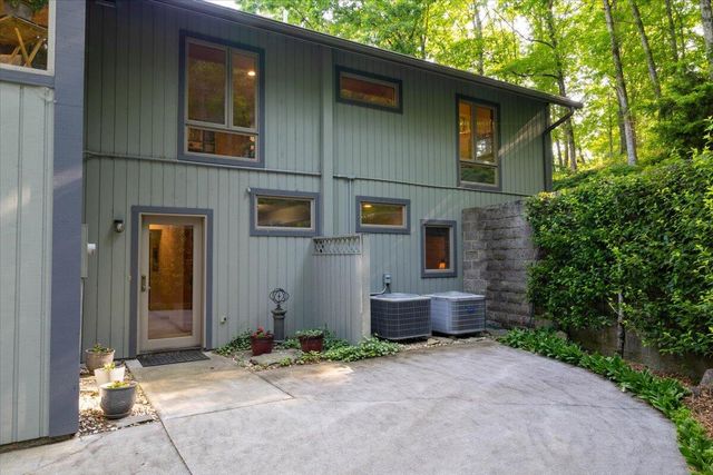 701 Bishop RD, Blacksburg, VA 24060